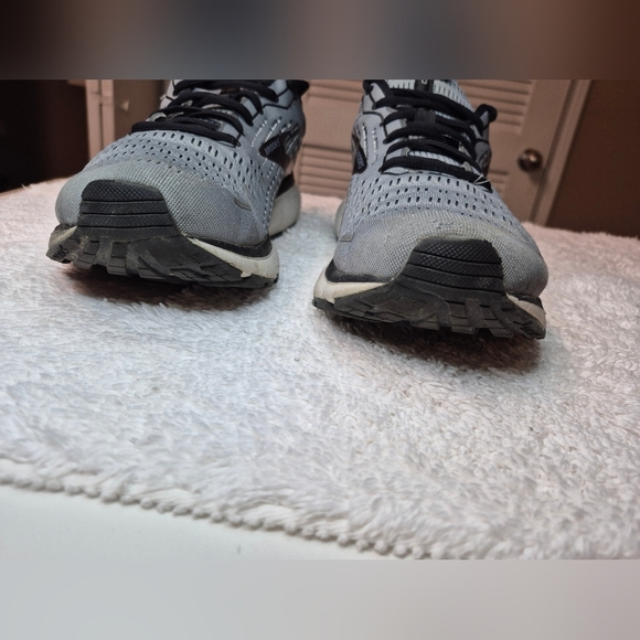 Brooks Black and Gray Athletic Shoes - Picture 5 of 6